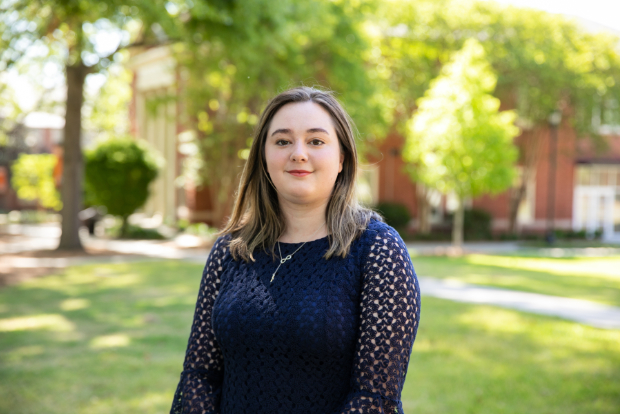 headshot of dakota ellis