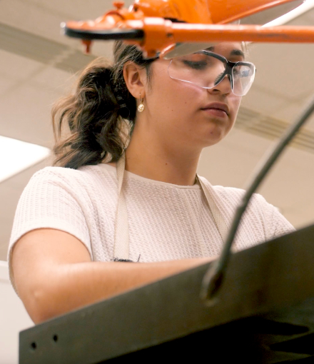 Savannah Richie working in an engineering lab.